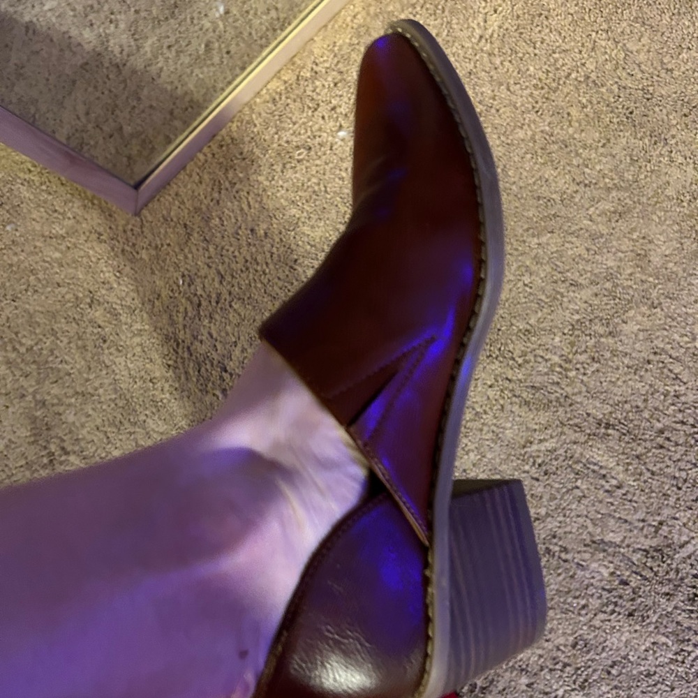 NWOT Universal thread target cutout bootie heels - Picture 7 of 7